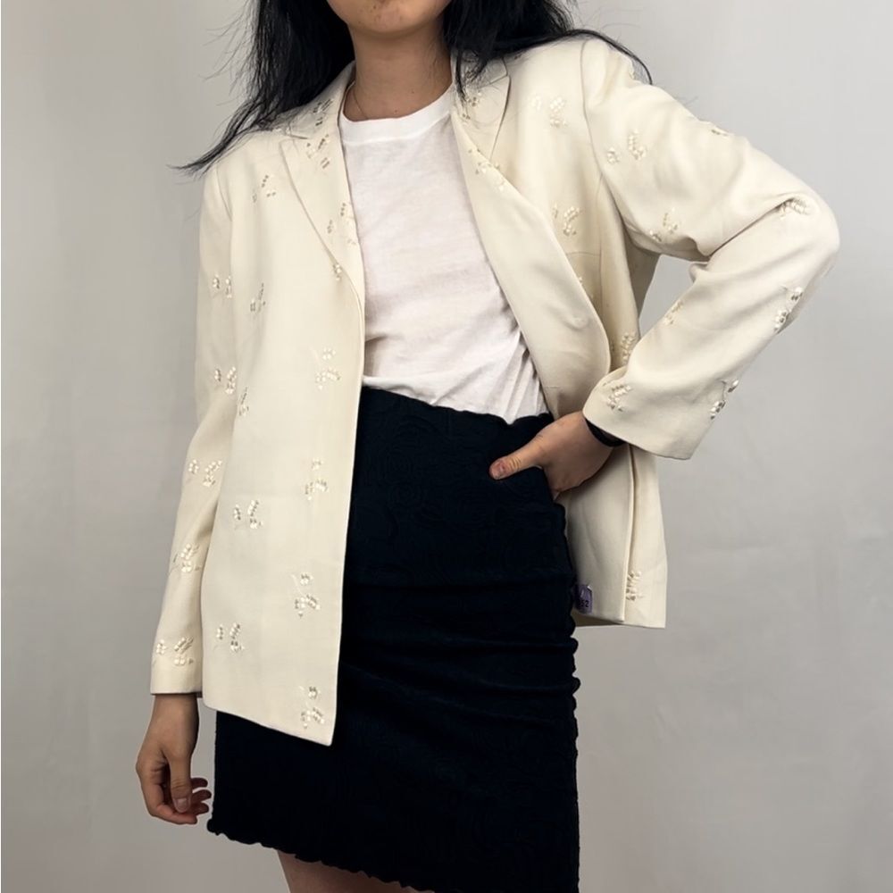 Vintage Kasper White Blazer with Floral Embroidery